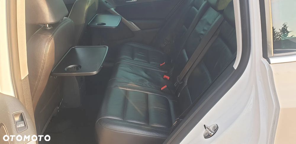 Volkswagen Tiguan - 10