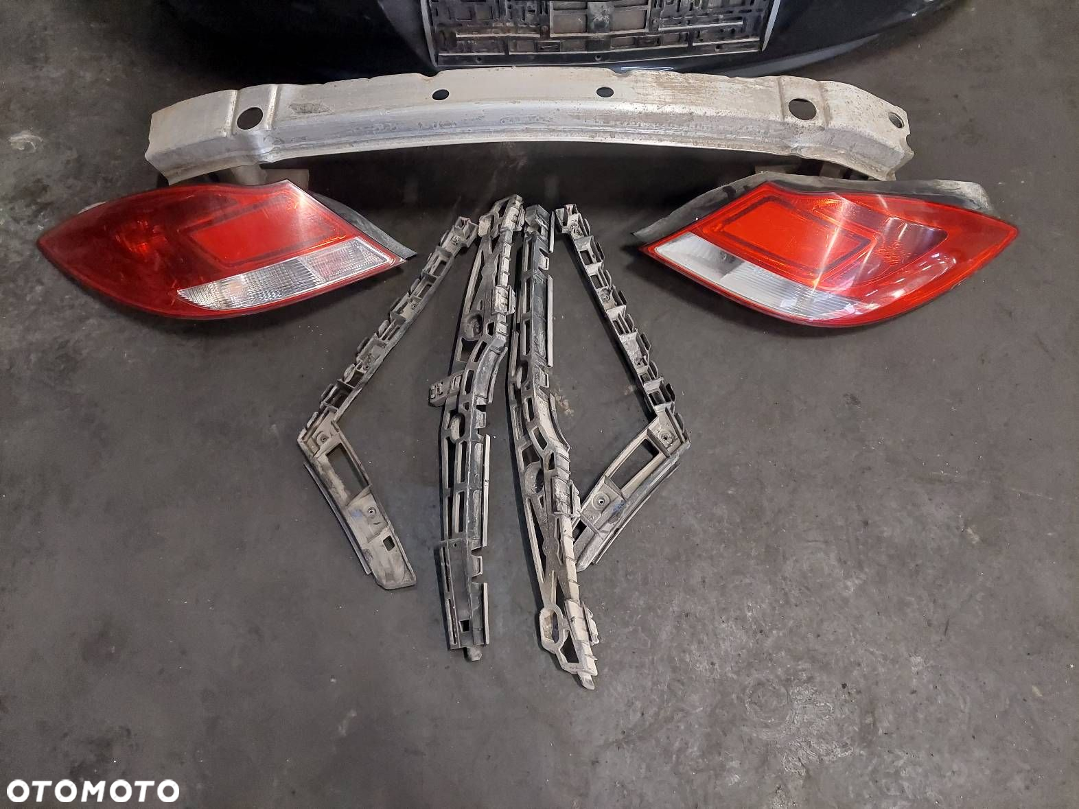 KOMPLETNY TYŁ KLAPA BAGAŻNIKA ZDERZAK TYŁ LAMPY OPEL INSIGNIA A Z177 - 2