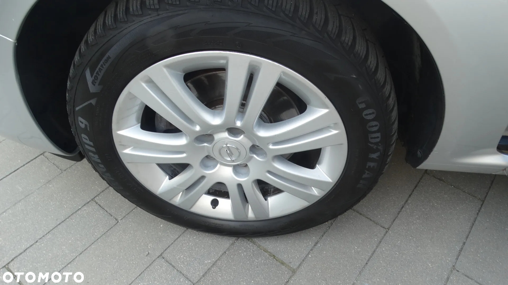 Opel Zafira 1.8 Cosmo - 26