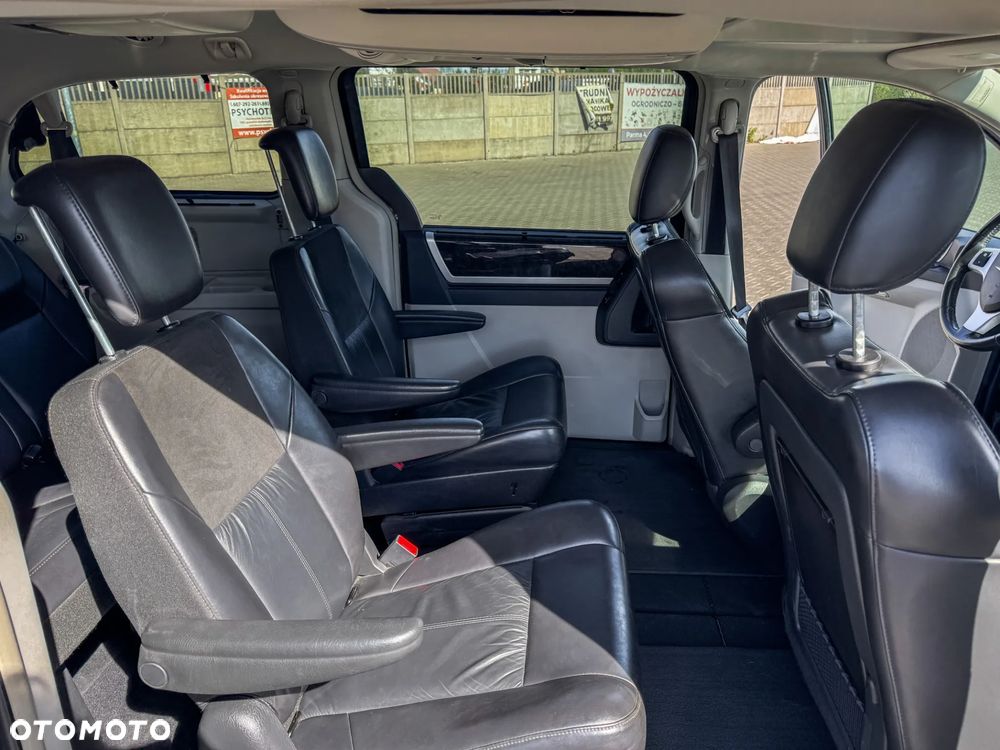 Chrysler Grand Voyager - 21