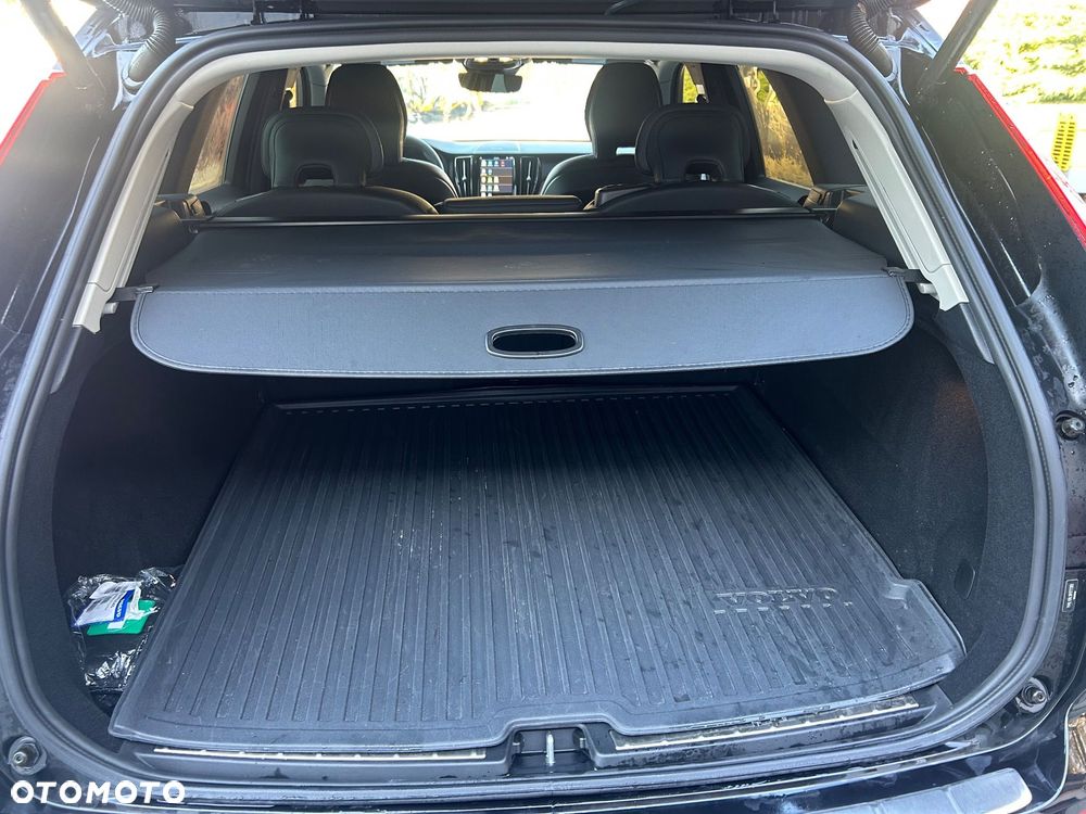 Volvo XC 60 B5 B AWD Plus Dark - 14