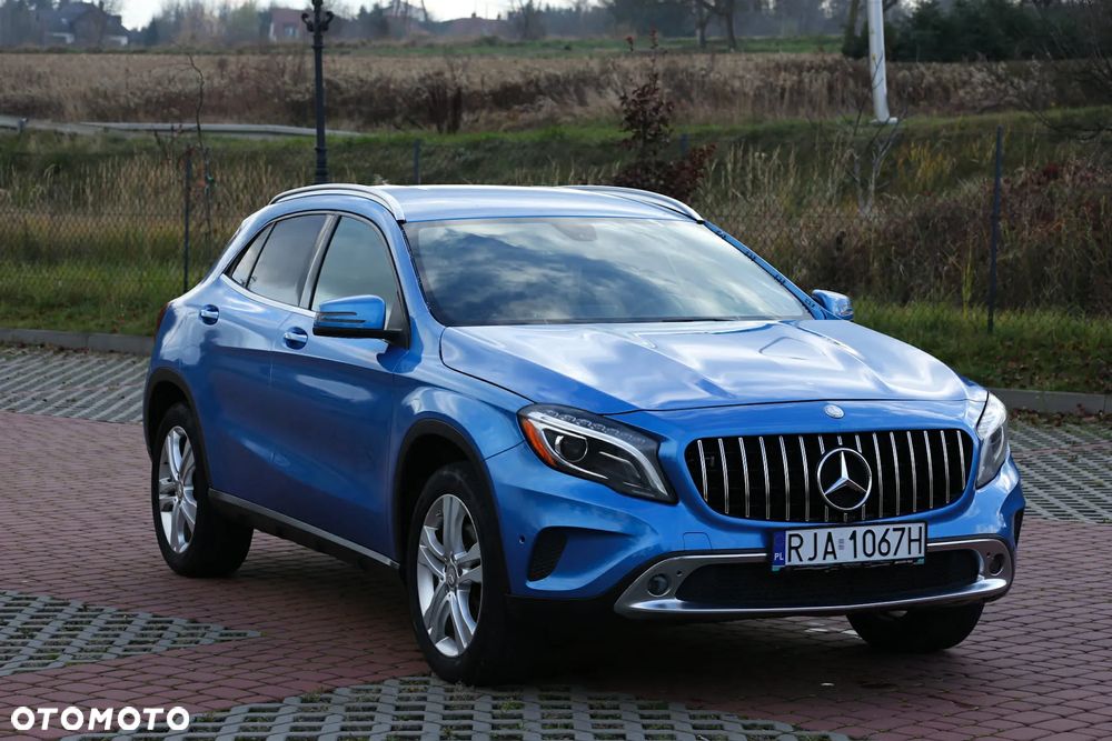 Mercedes-Benz GLA 250 4Matic 7G-DCT Edition 1 - 2