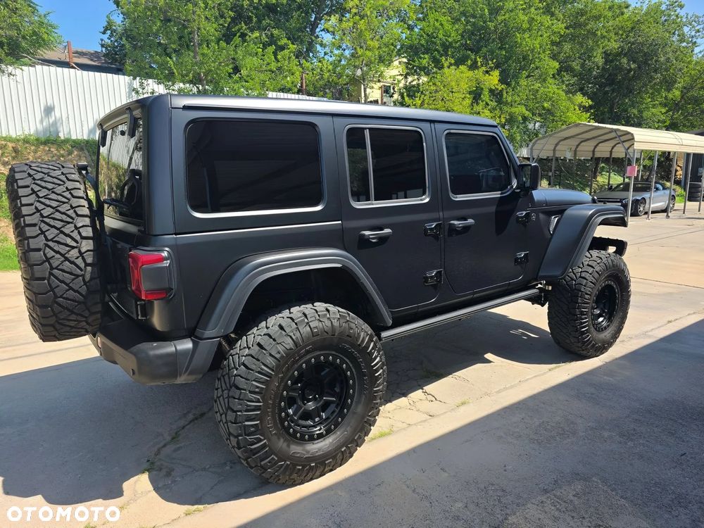 Jeep Wrangler - 4