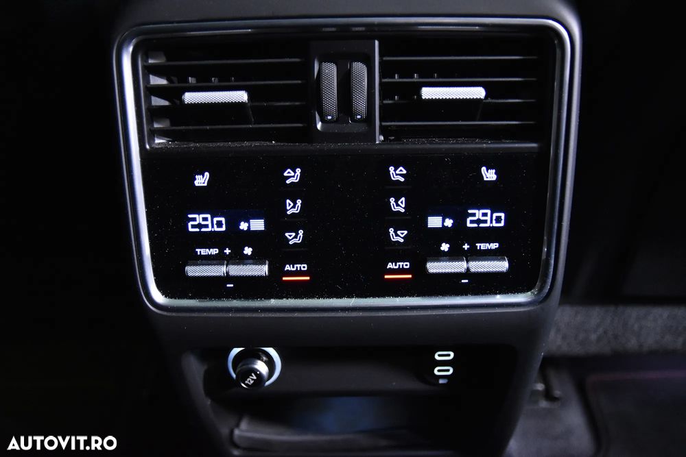 Porsche Cayenne - 23