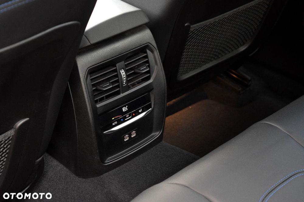 BMW Seria 3 320d xDrive M Sport sport - 24