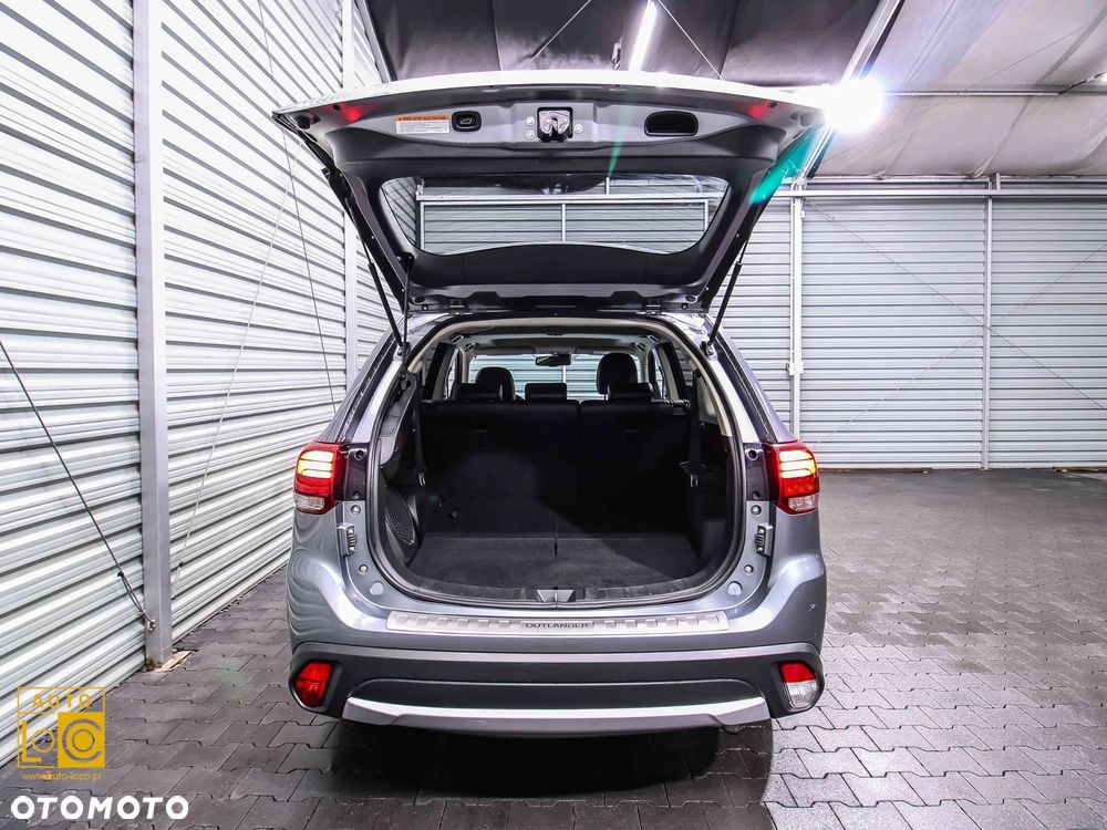 Mitsubishi Outlander 2.0 Instyle Navi 4WD CVT - 15