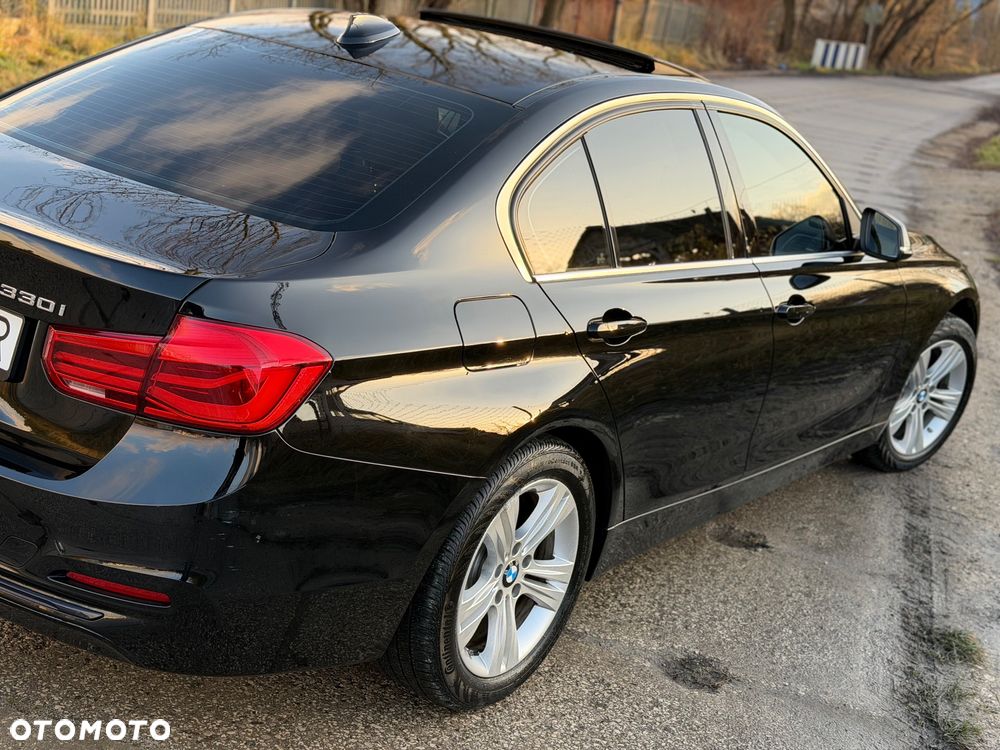 BMW Seria 3 330i Edition Luxury Line Purity - 16