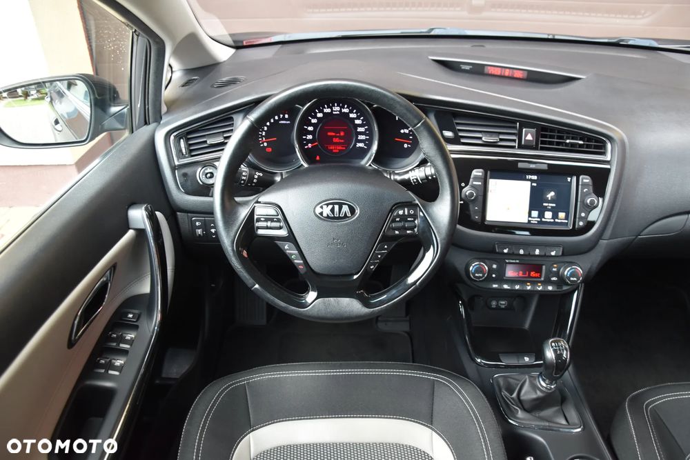 Kia Ceed 1.4 CVVT Dream-Team Edition - 24