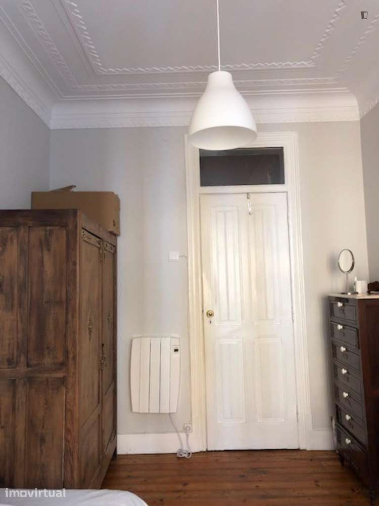 Quarto - localizado em Graça Lisbon - Grande imagem: 2/7
