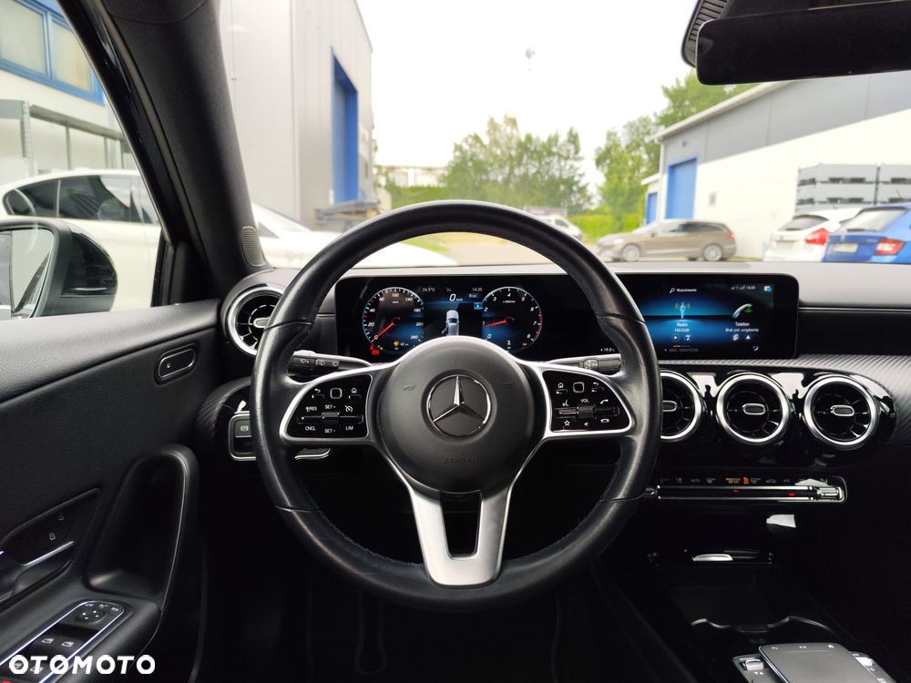 Mercedes-Benz Klasa A 180 7G-DCT - 24