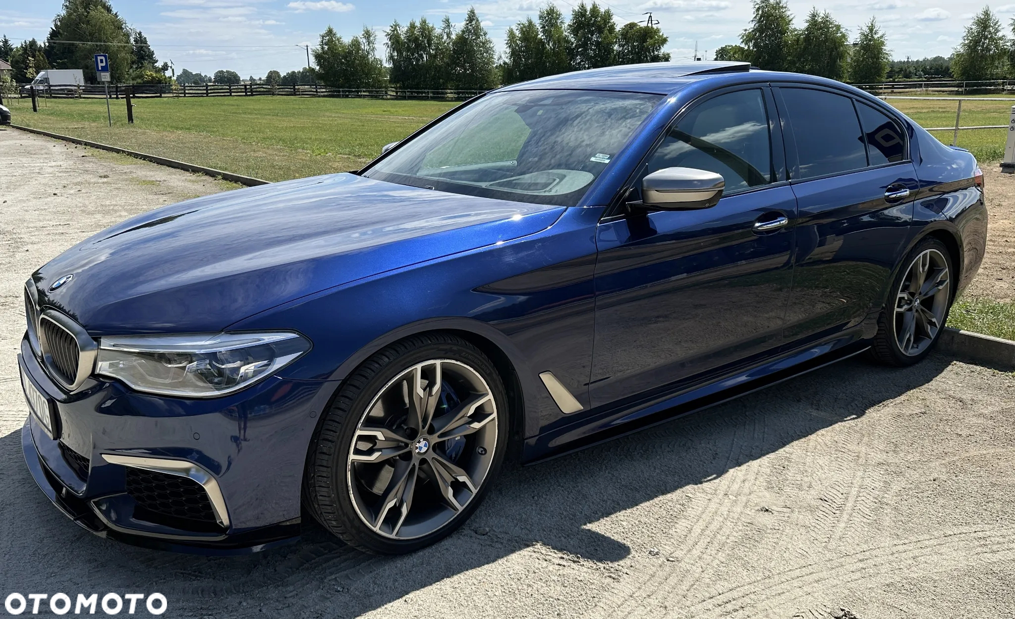 BMW Seria 5 M550i xDrive sport - 4