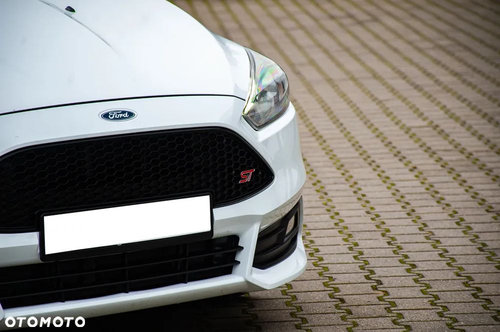 Ford Focus 2.0 TDCi ST mit Leder-Exclusiv-Paket - 29