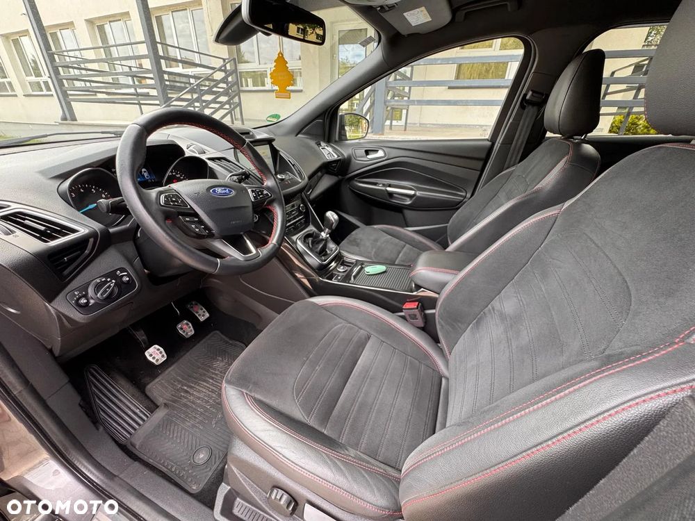 Ford Kuga 1.5 EcoBoost 2x4 ST-Line - 30