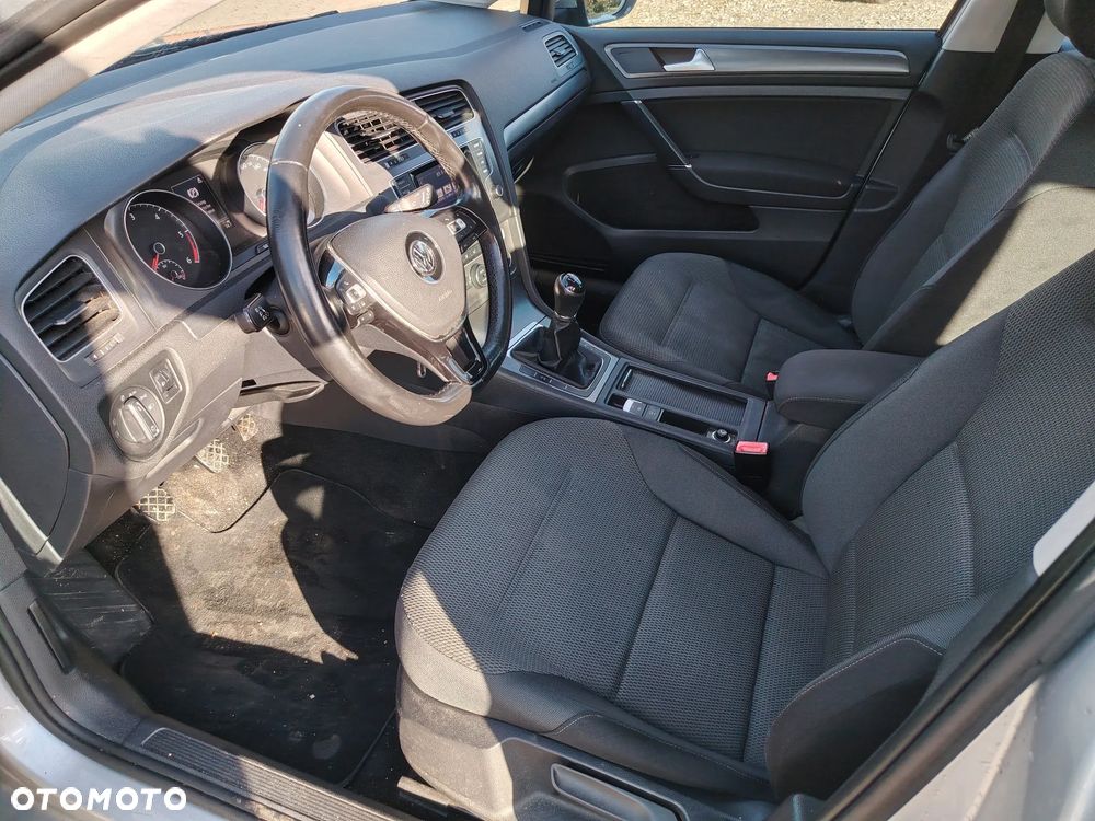 Volkswagen Golf - 14