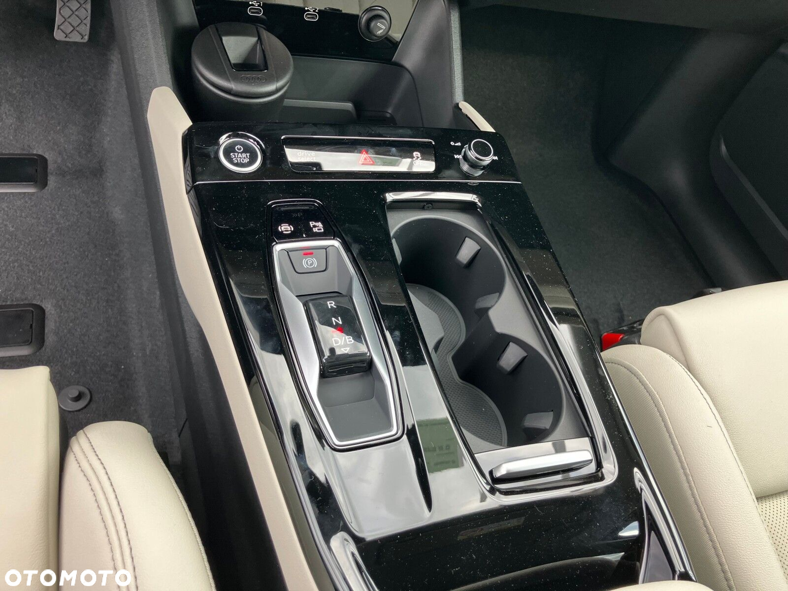 Audi Q6 e-tron - 24