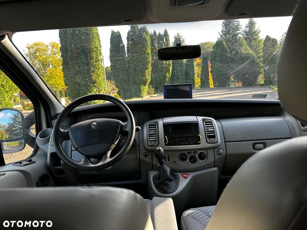 Renault Trafic - 15