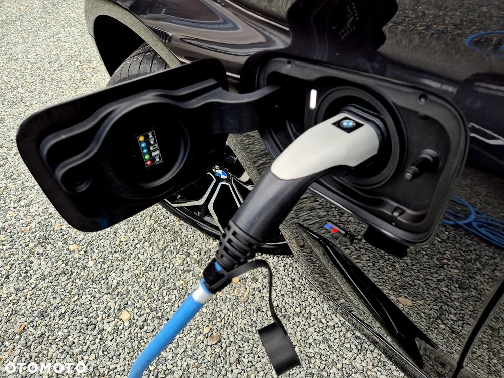 BMW Seria 5 530e M Sport Edition - 35