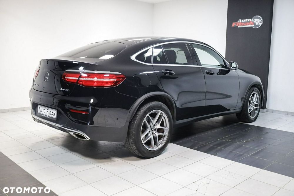 Mercedes-Benz GLC 250 4Matic 9G-TRONIC AMG Line - 11