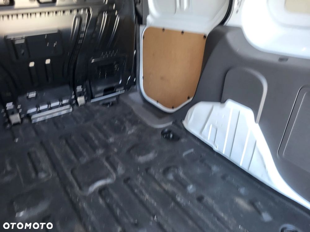 Ford Transit Connect - 11