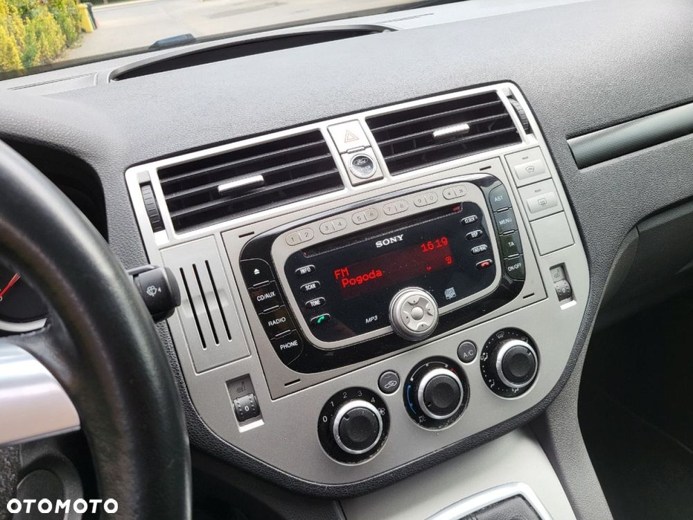 Ford Kuga - 24