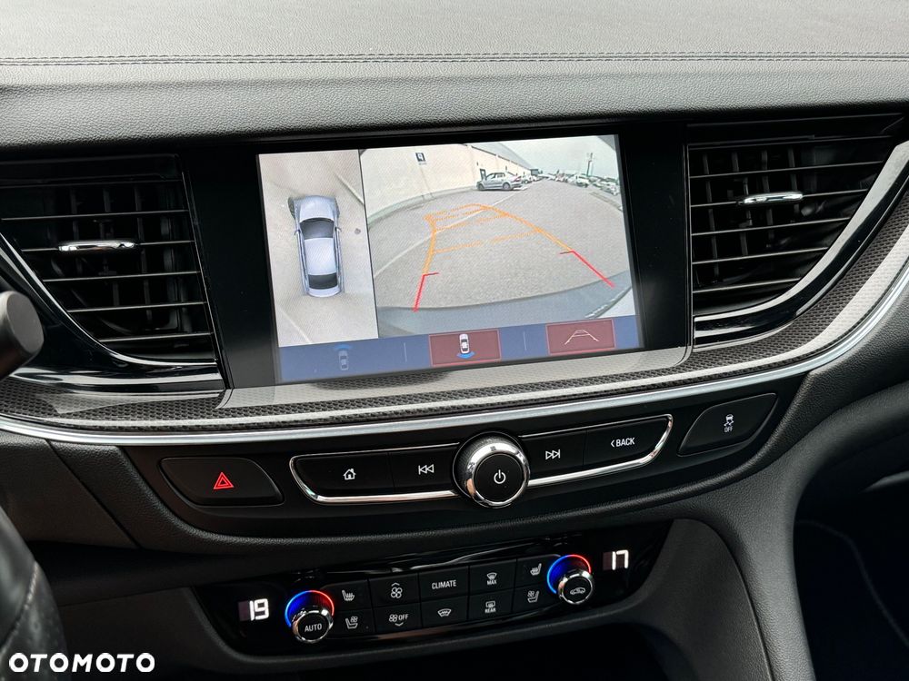 Opel Insignia 2.0 T 4x4 GSi S&S - 11