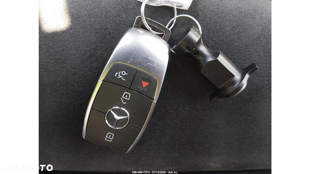 Mercedes-Benz GLB 250 4Matic 8G-DCT AMG Line - 13