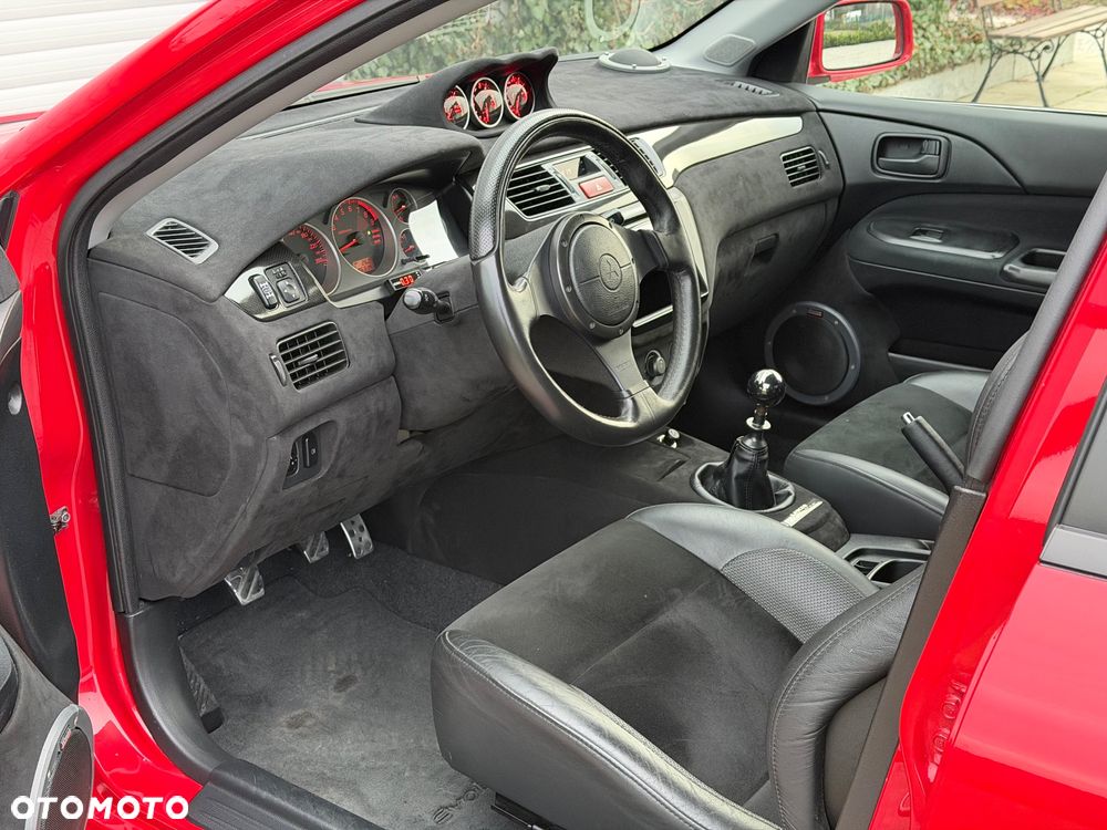 Mitsubishi Lancer Evo IX - 24