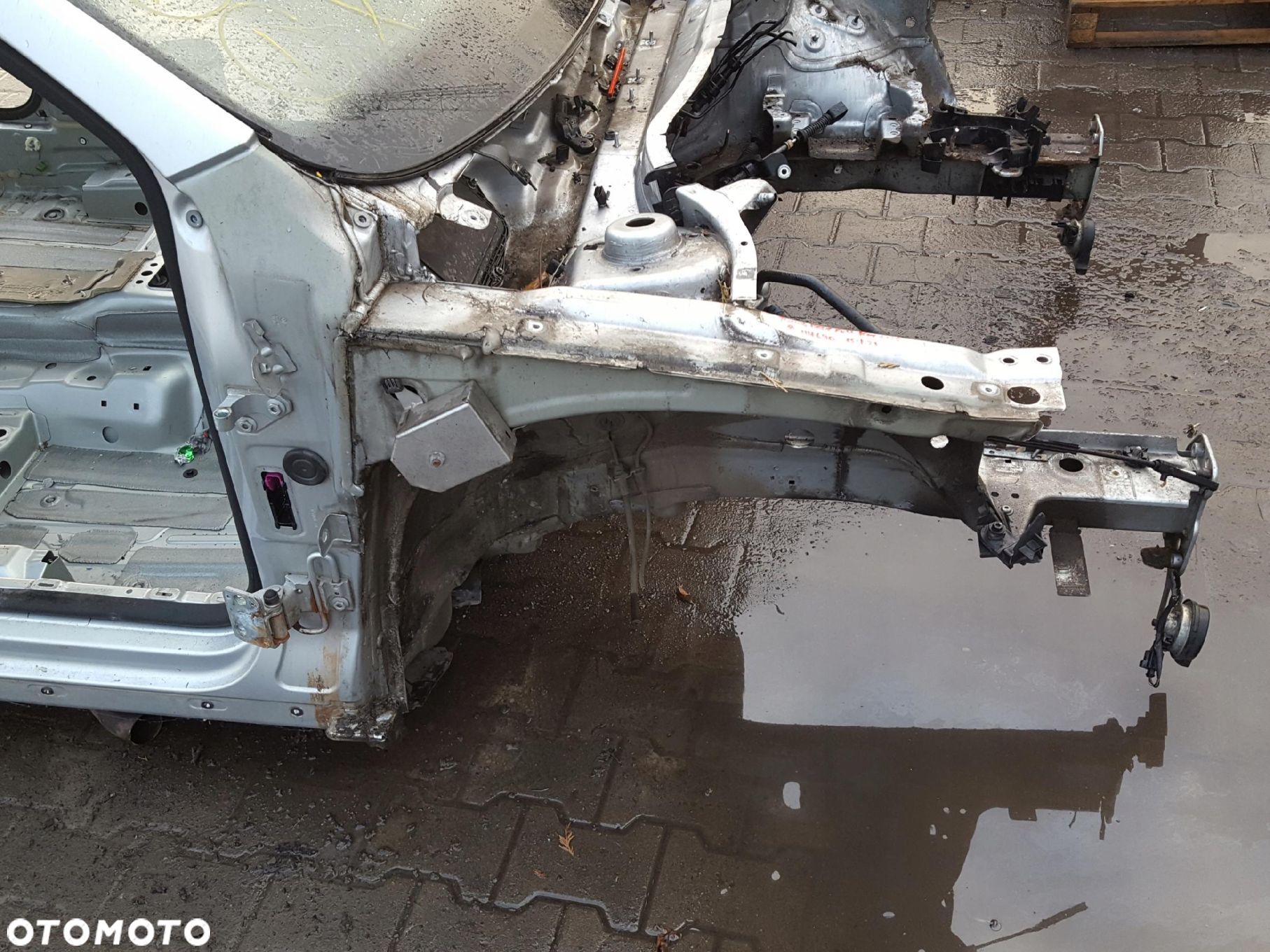 VW PASSAT B7 10-14r ĆWIARTKA PODŁUŻNICA PRAWA PRZÓD LA7W - 1