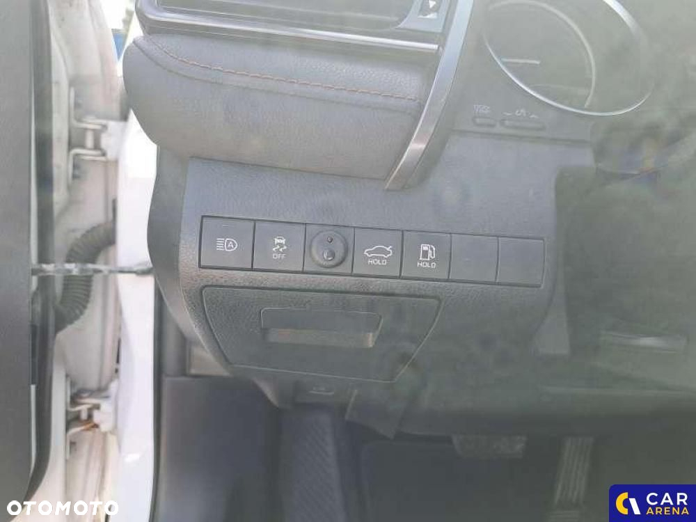 Toyota Camry - 19