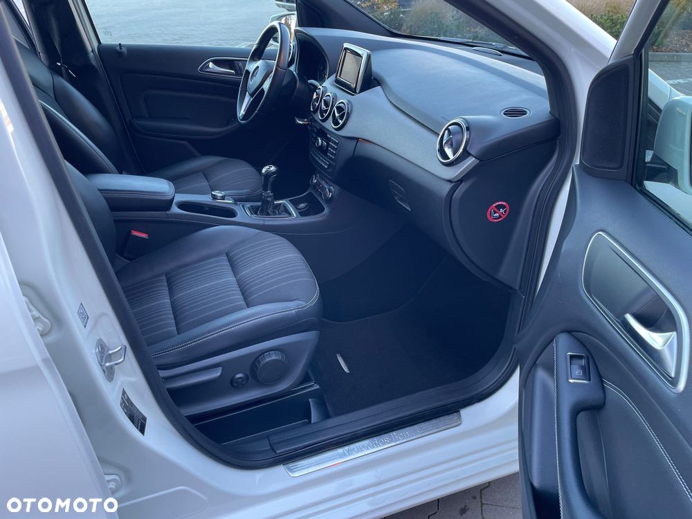 Mercedes-Benz Klasa B 180 CDI (BlueEFFICIENCY) - 21
