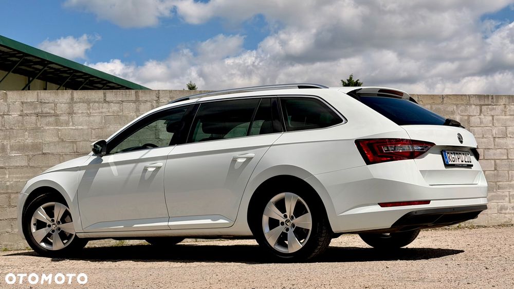 Skoda Superb 2.0 TDI DSG Premium Edition - 10