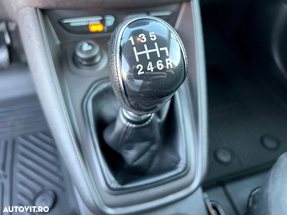 Ford Courier Van - 21