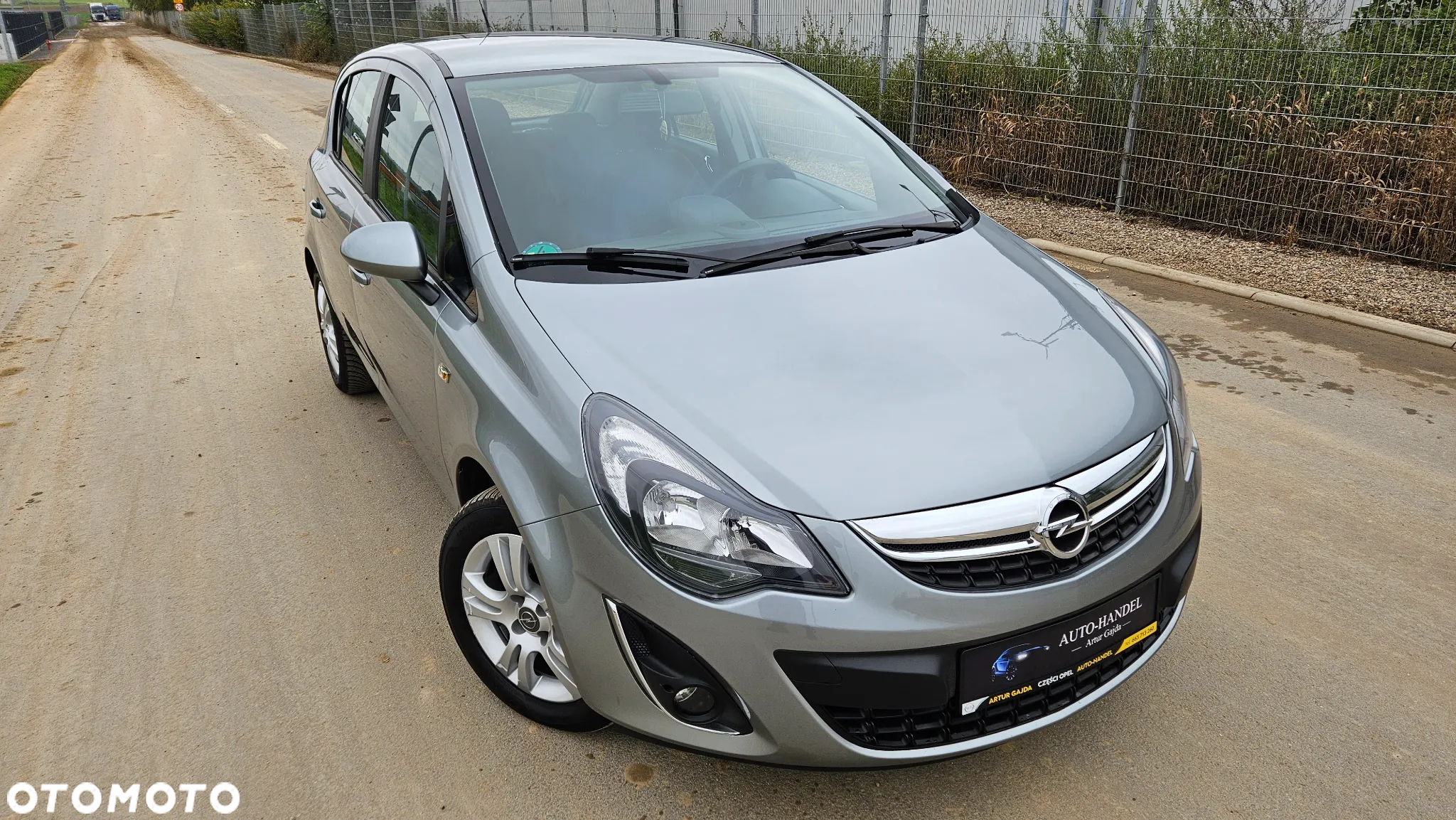 Opel Corsa 1.2 16V Cosmo - 14