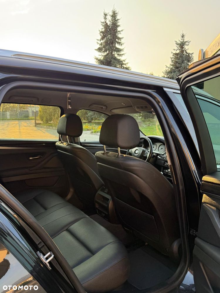 BMW Seria 5 520d xDrive - 18