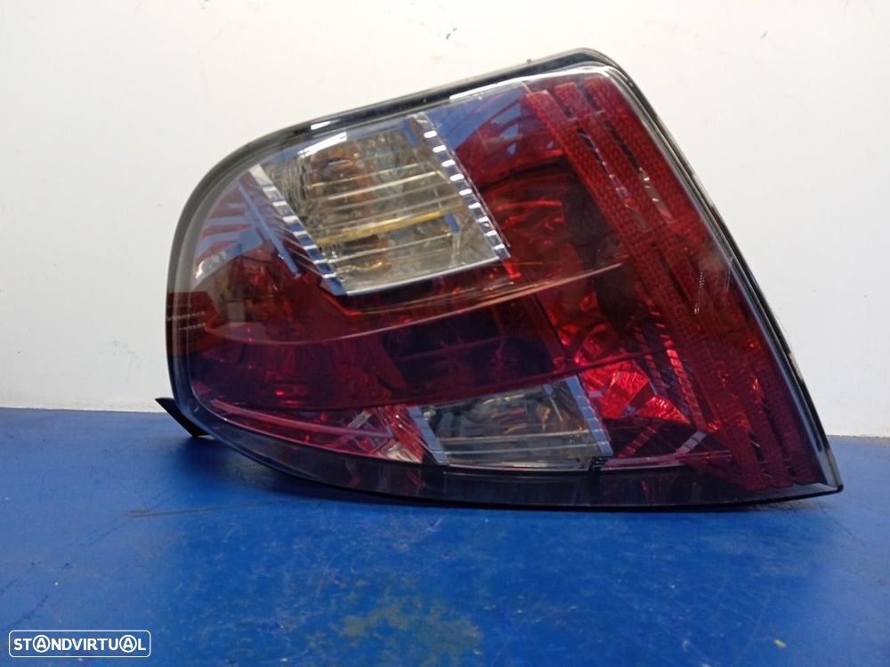 FAROLIM TRASEIRO DIREITO FIAT STILO 2005 -46823705 - 4