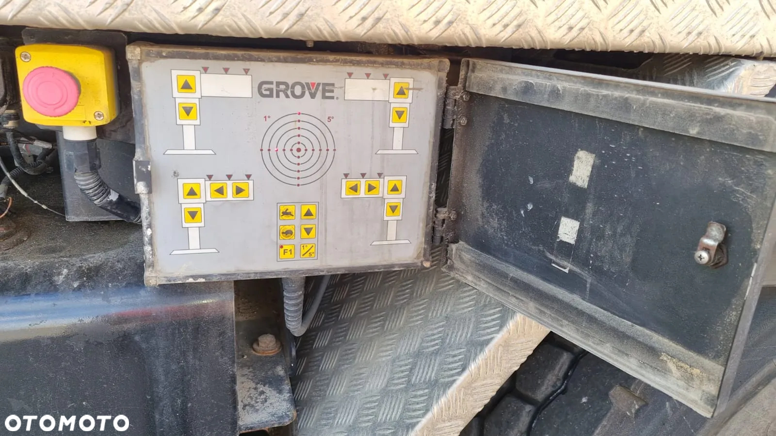 Grove GMK 3055 - 11