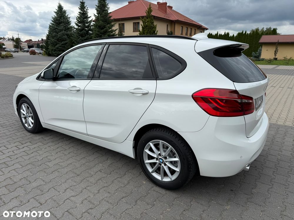 BMW Seria 2 216d - 6