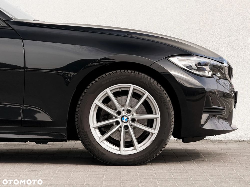 BMW Seria 3 320d xDrive Advantage - 12