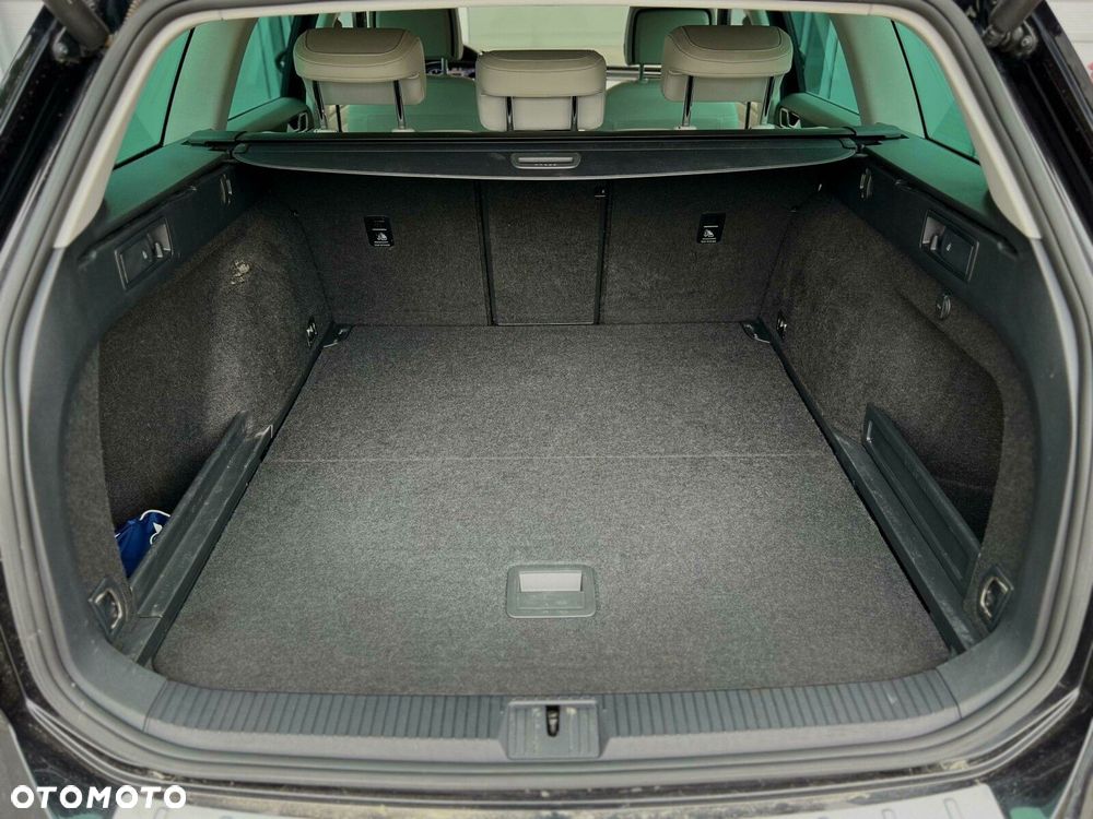 Volkswagen Passat 2.0 TDI 4Mot Elegance DSG - 23