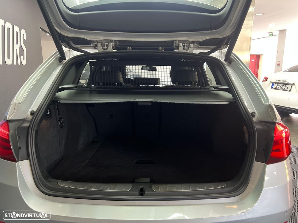 BMW 320 d Touring Pack M - 15