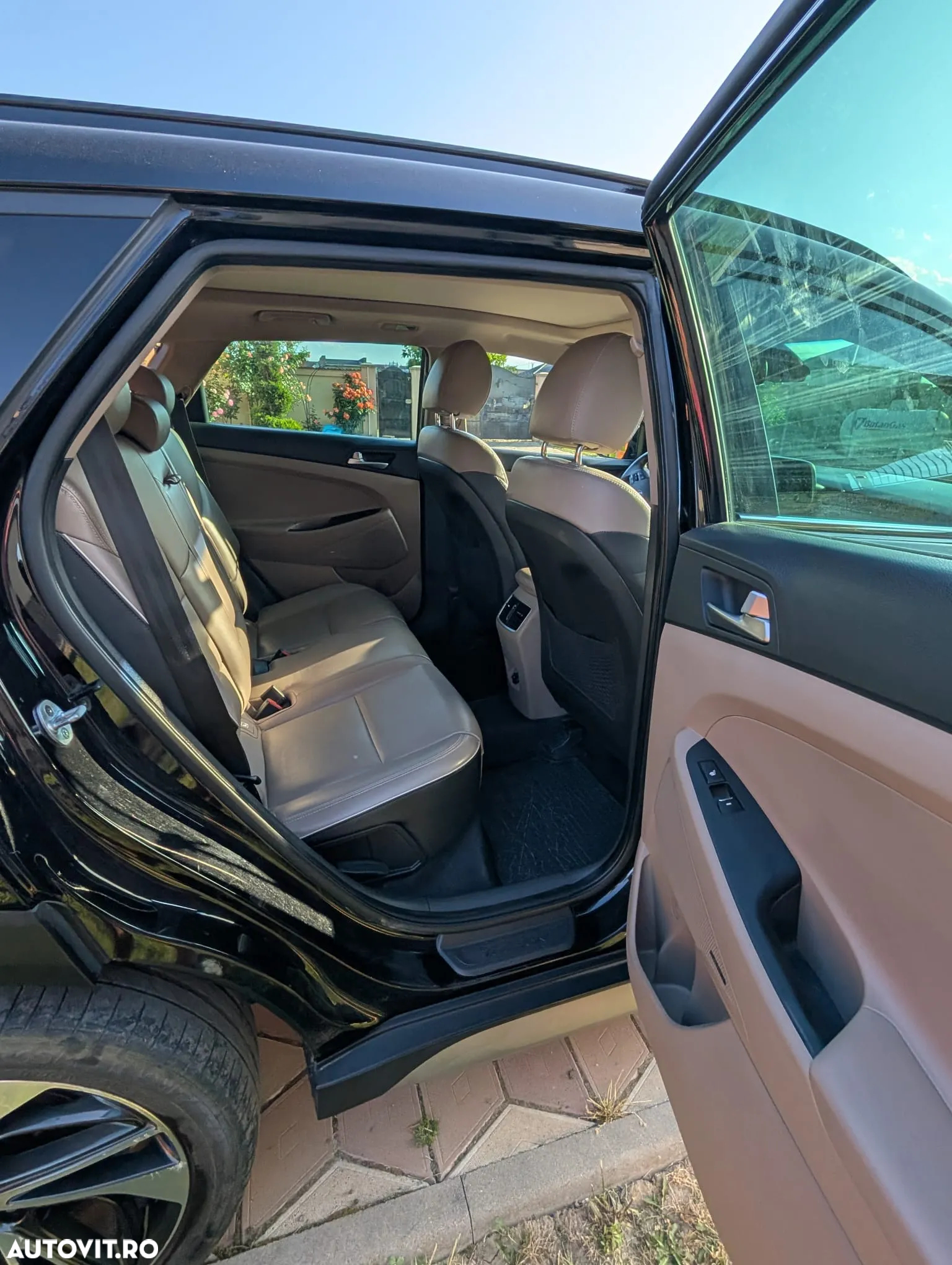 Hyundai Tucson 2.0 CRDI 4WD 8AT Luxury - 10