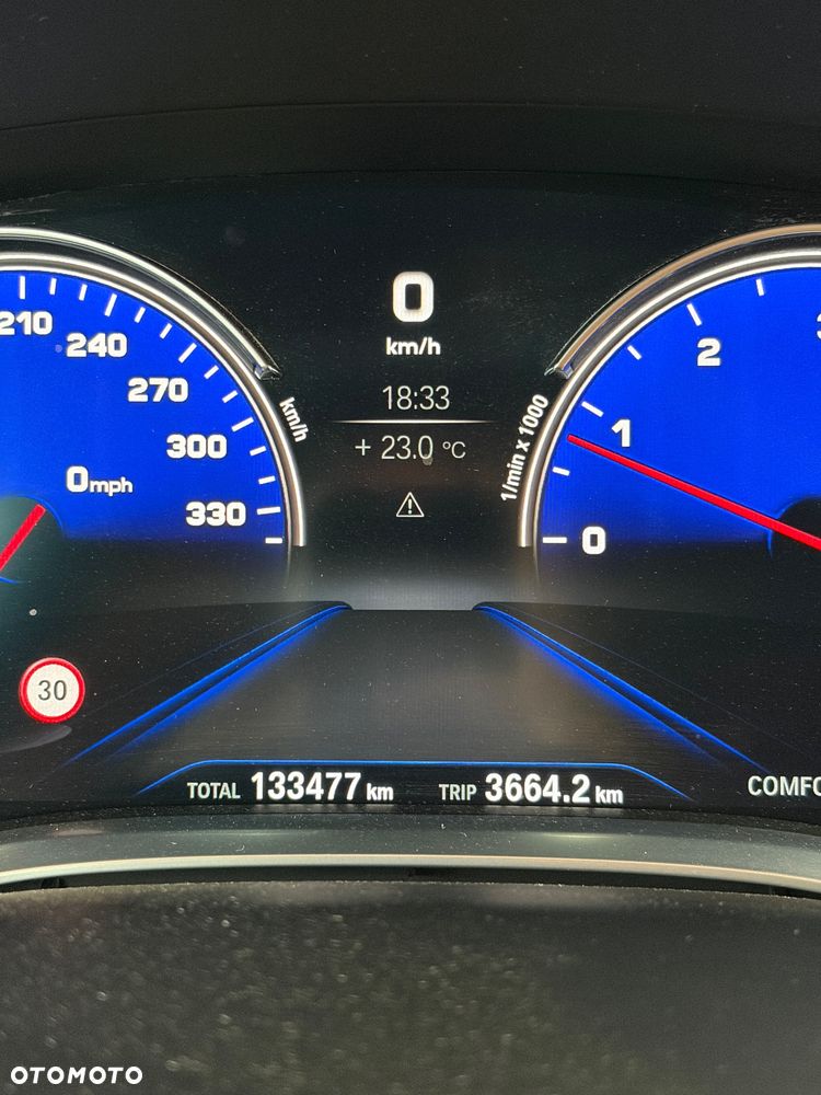 BMW Seria 7 750Li xDrive - 15