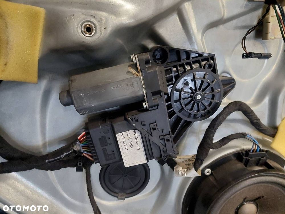 DRZWI KOMPLETNE LEWY TYŁ SKODA SUPERB I 9910 - 4