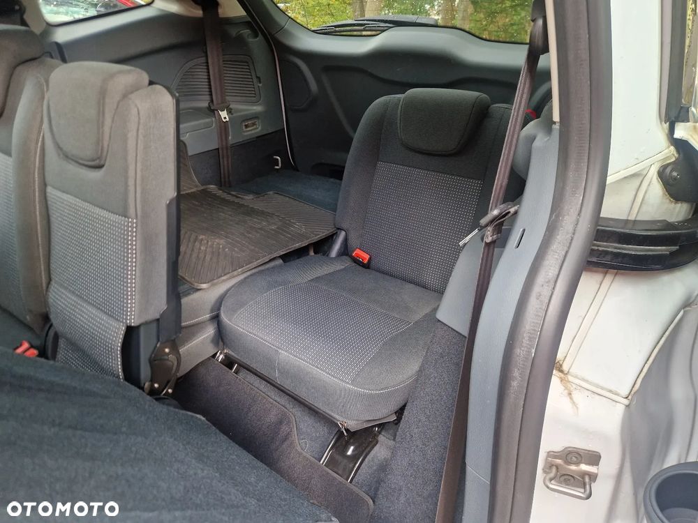 Ford Grand C-MAX 2.0 TDCi Champions Edition - 15
