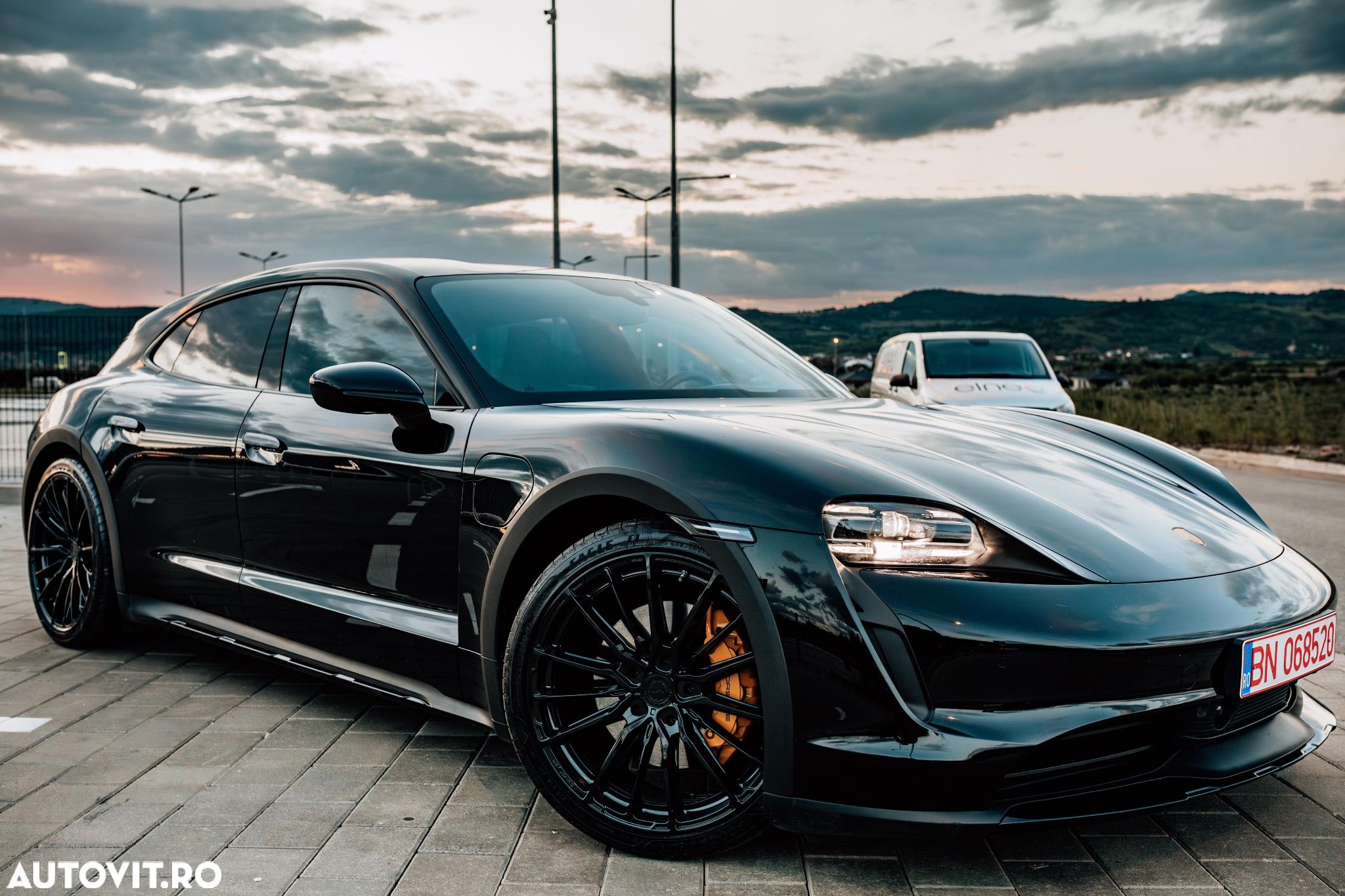 Porsche Taycan - 1