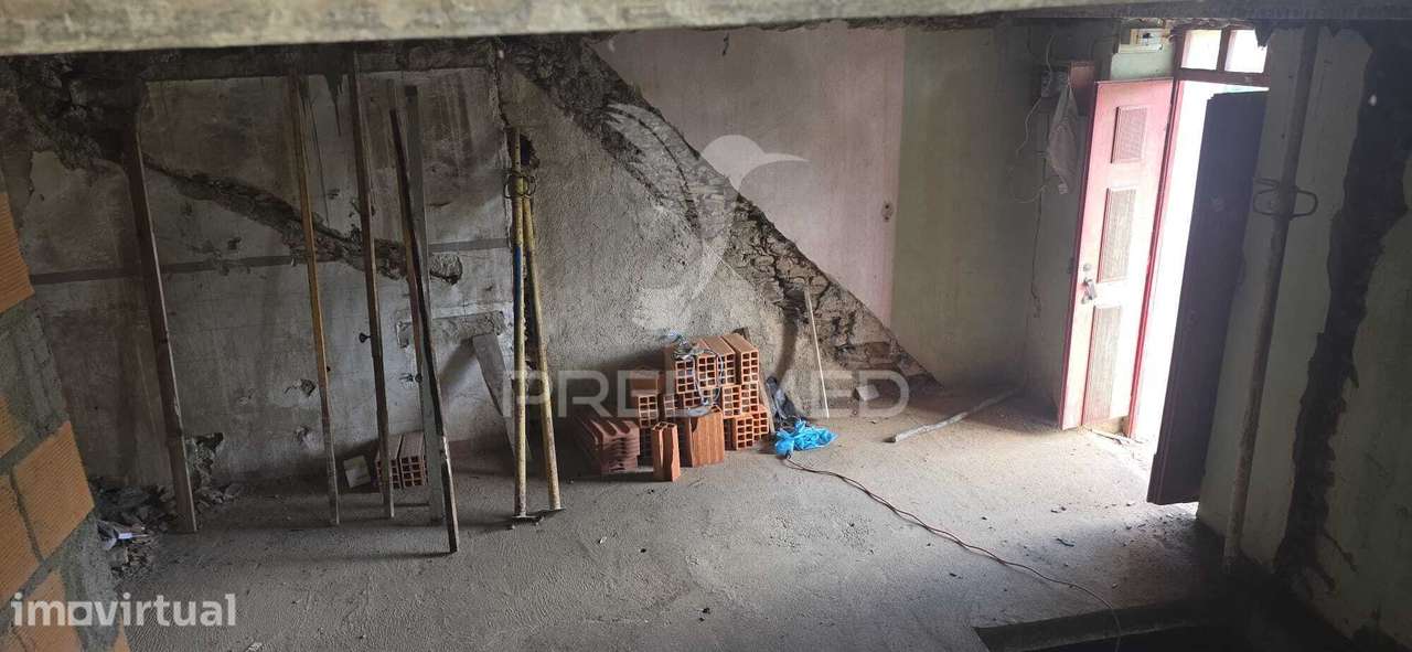 Moradia T3 Para Reconstrução - Grande imagem: 5/13