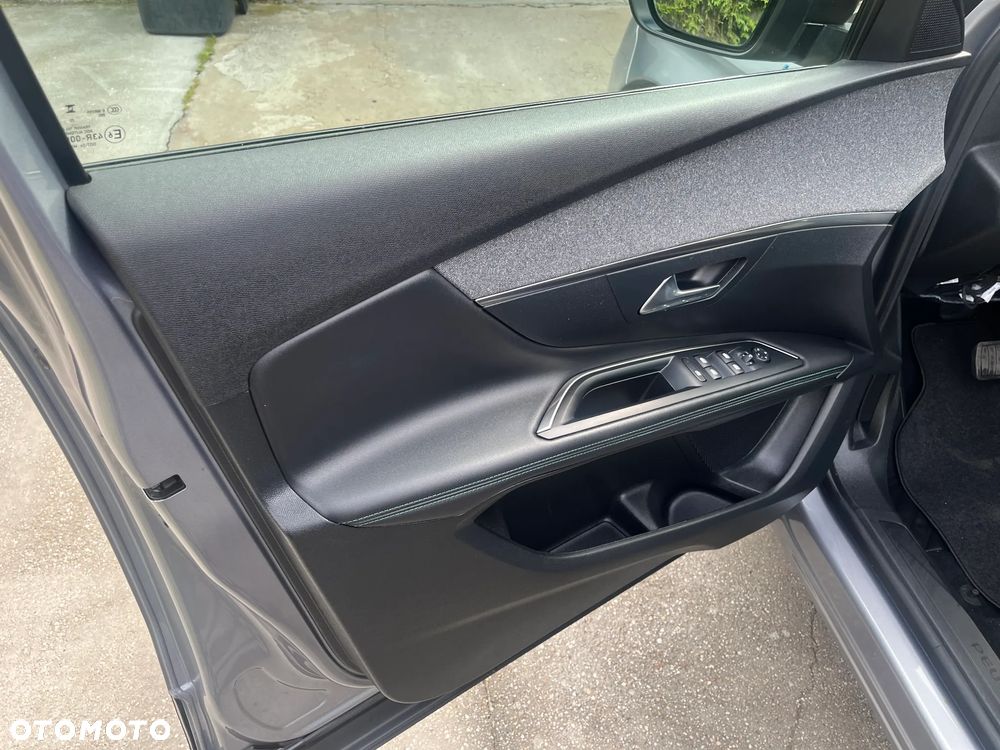 Peugeot 3008 1.6 PureTech Hybrid4 PHEV Allure S&S EAT8 - 2