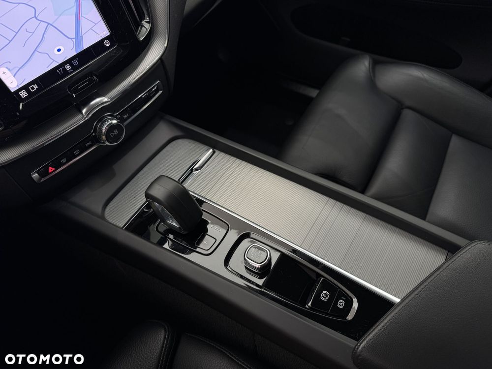 Volvo XC 60 - 25