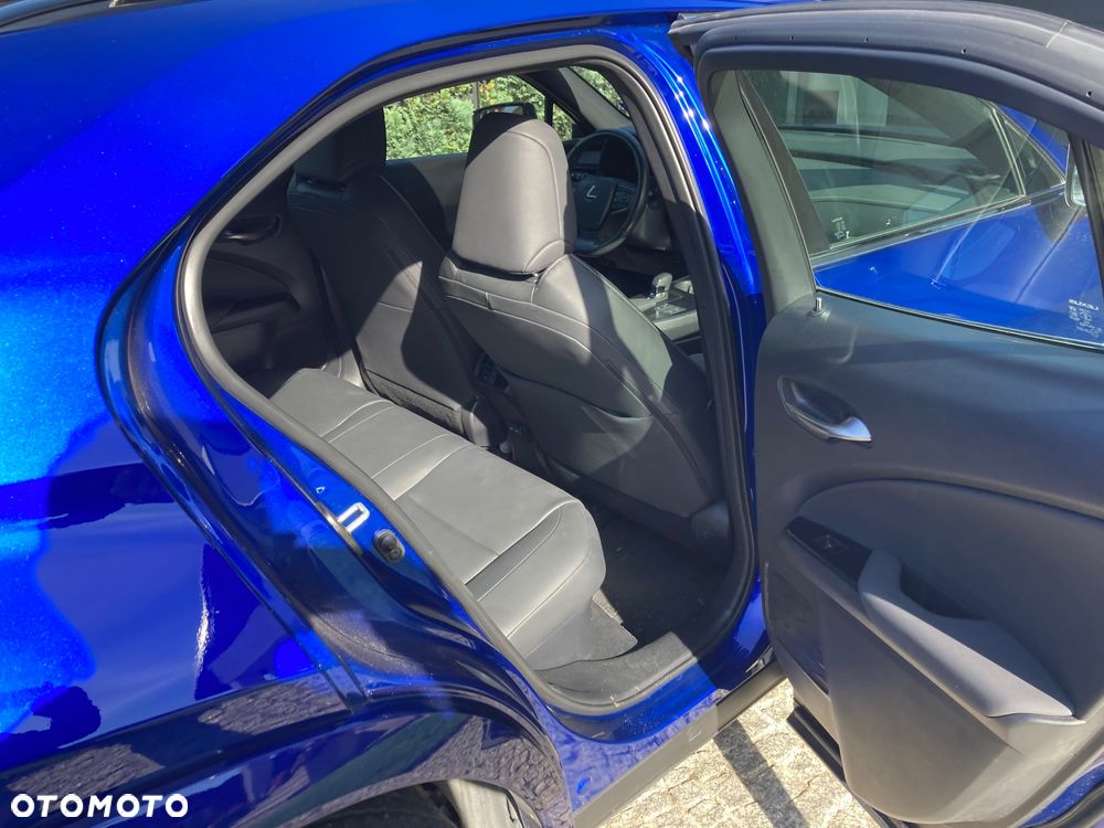 Lexus UX - 14
