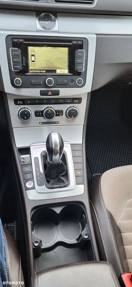 Volkswagen Passat - 22